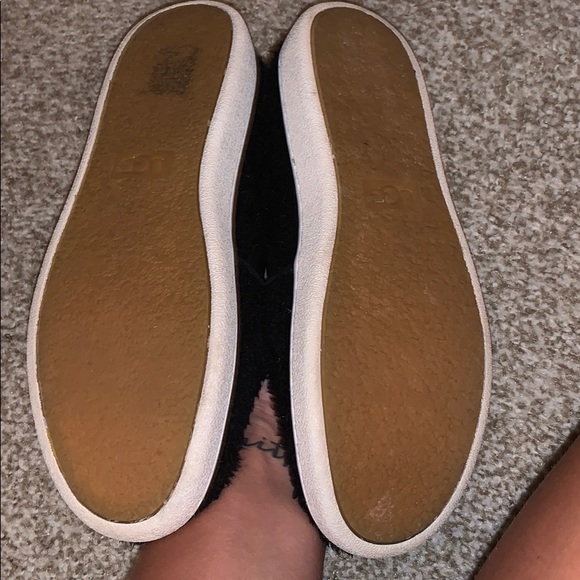 Ugg shoes - Picture 2 of 3